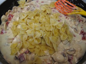 1 Farfalle with Chicken and Mushrooms (20)